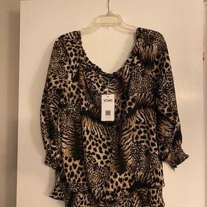 Leopard off the shoulder